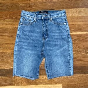 Cut-out Light-wash Jean Shorts